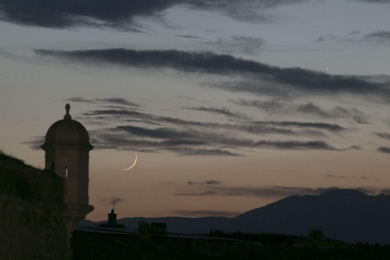 هلال ماه از محمد سلطان الکتابی